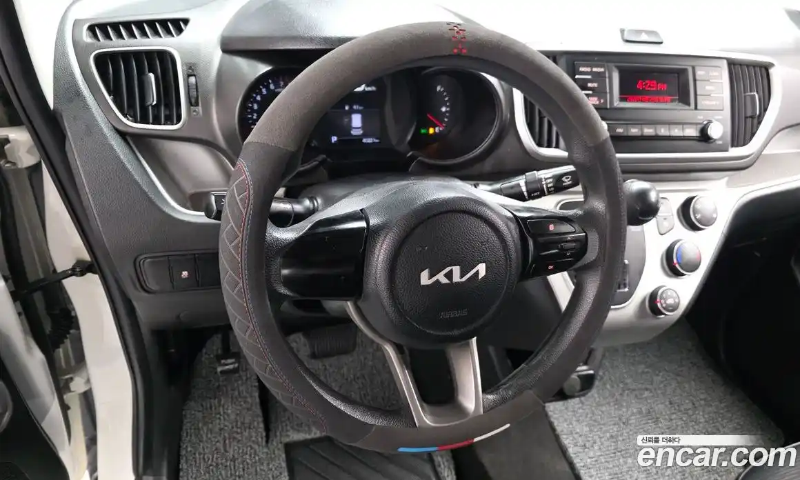Kia Ray 2022 1.0 автомат (гидро), фото 19