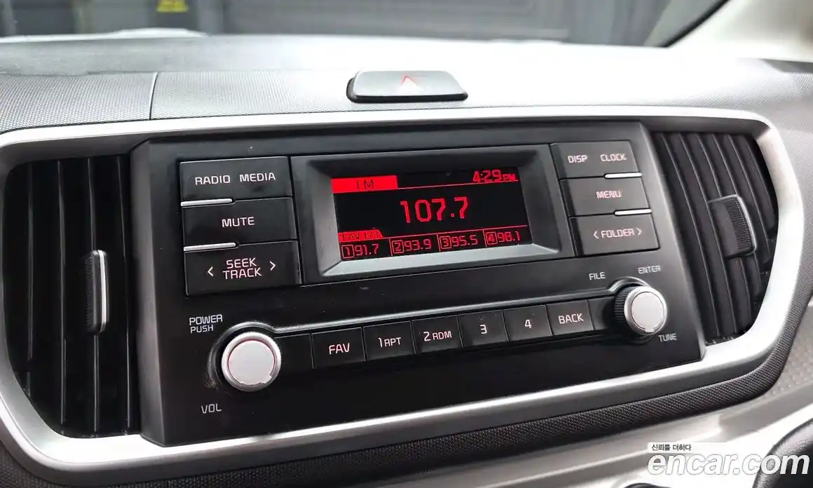 Kia Ray 2022 1.0 автомат (гидро), фото 20