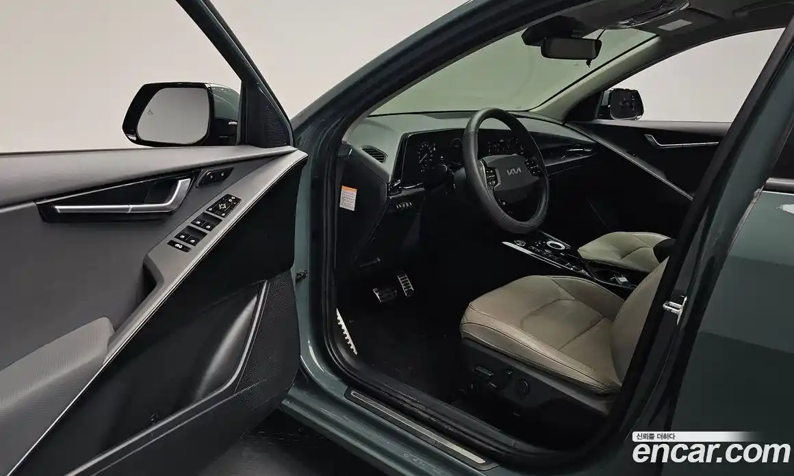 Kia Niro 2022 1.6 автомат (гидро), фото 13
