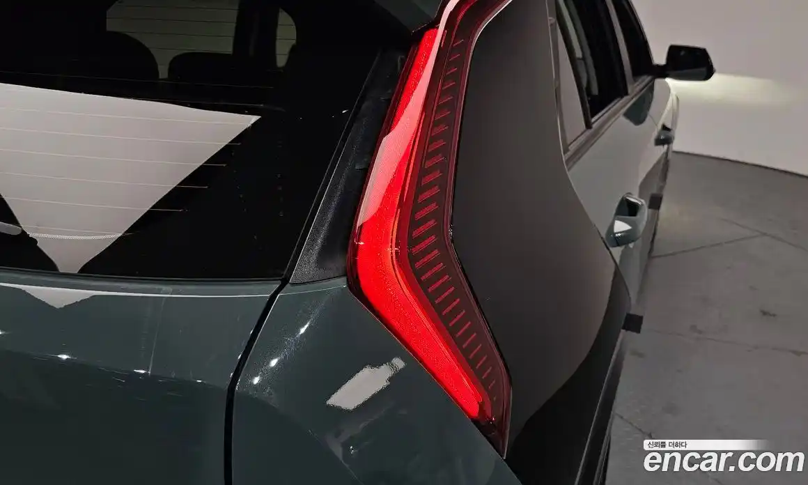 Kia Niro 2022 1.6 автомат (гидро), фото 9