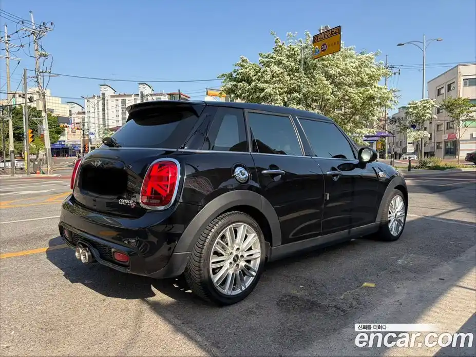 Mini Cooper 2017 2.0 автомат (гидро), фото 6