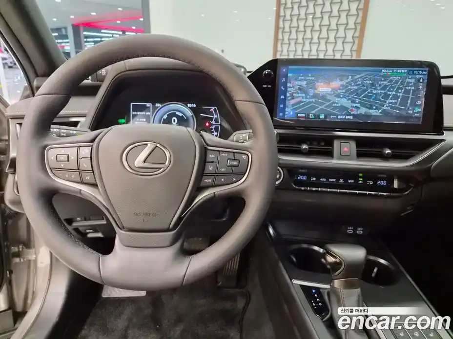 Lexus UX 2024 2.0 вариатор, фото 13