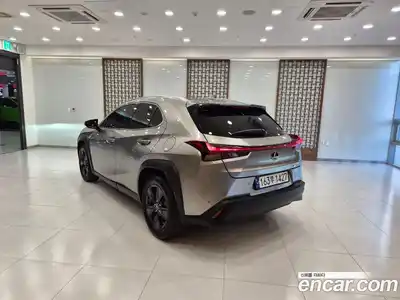 Lexus UX 2024 2.0 вариатор, миниатюра 2