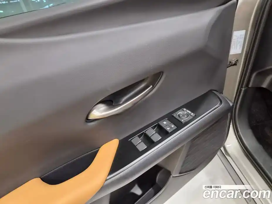 Lexus UX 2024 2.0 вариатор, фото 10