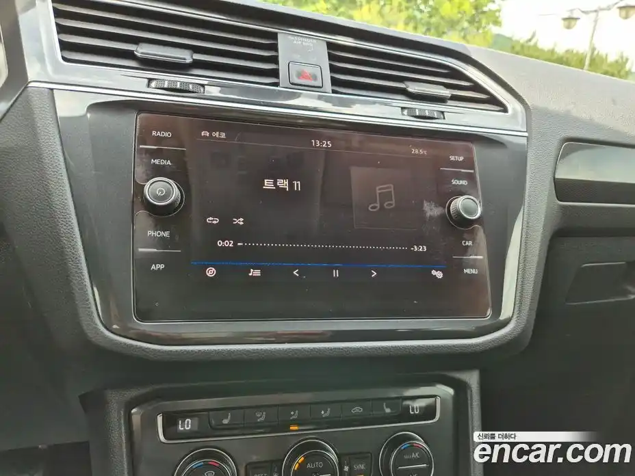 Volkswagen Tiguan 2018 2.0 автомат (гидро), фото 12
