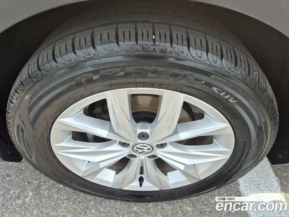 Volkswagen Tiguan 2018 2.0 автомат (гидро), фото 16