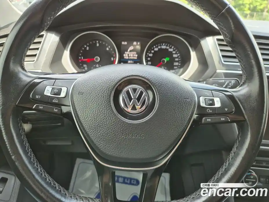 Volkswagen Tiguan 2018 2.0 автомат (гидро), фото 7
