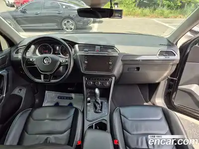 Volkswagen Tiguan 2018 2.0 автомат (гидро), миниатюра 8