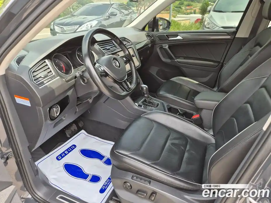 Volkswagen Tiguan 2018 2.0 автомат (гидро), фото 9