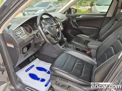 Volkswagen Tiguan 2018 2.0 автомат (гидро), миниатюра 9