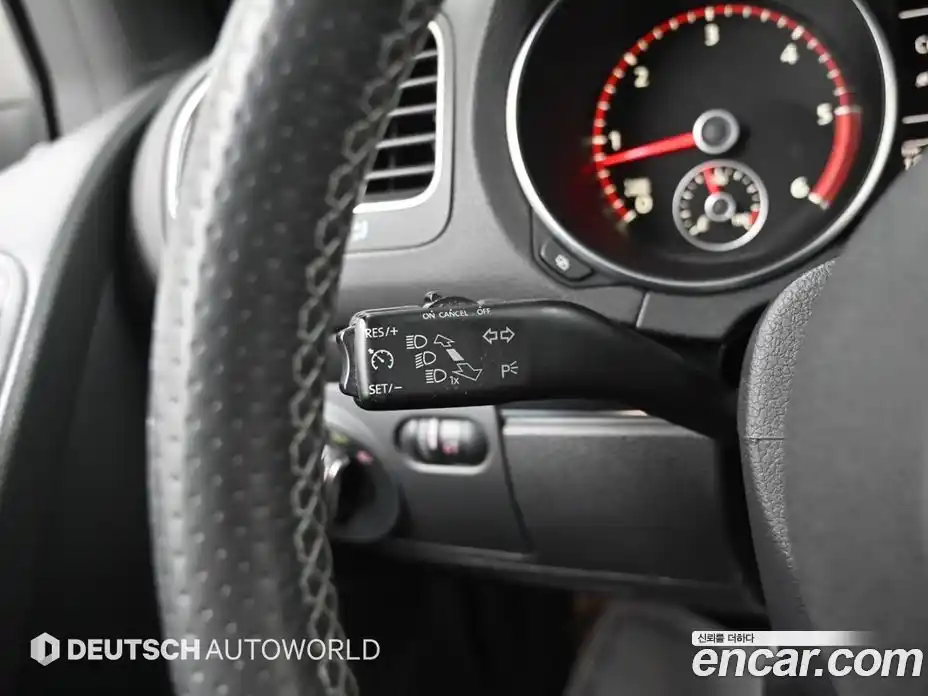 Volkswagen Golf 2011 2.0 автомат (гидро), фото 15