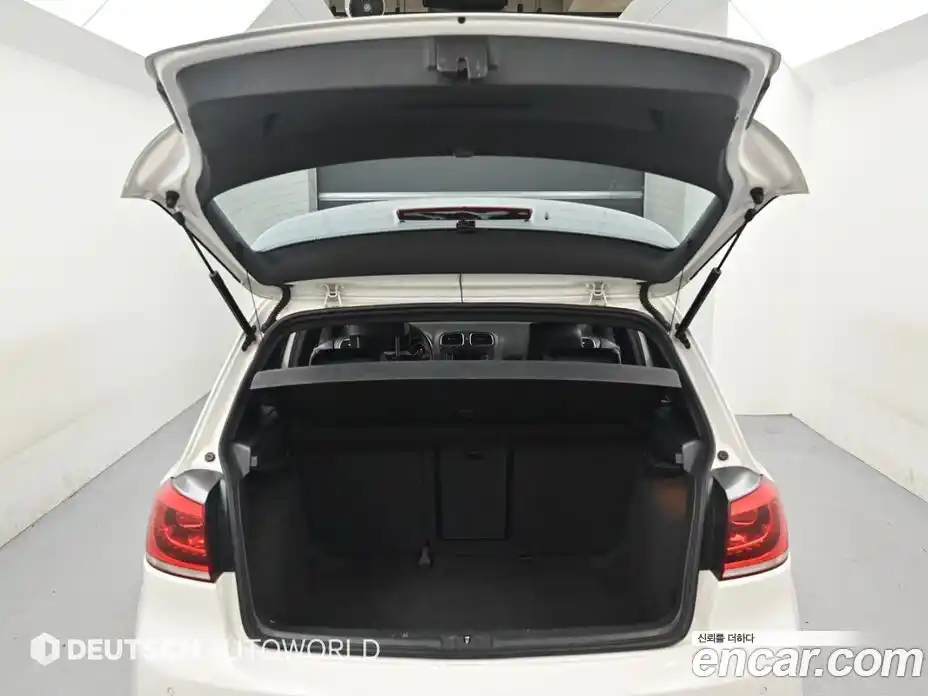 Volkswagen Golf 2011 2.0 автомат (гидро), фото 19