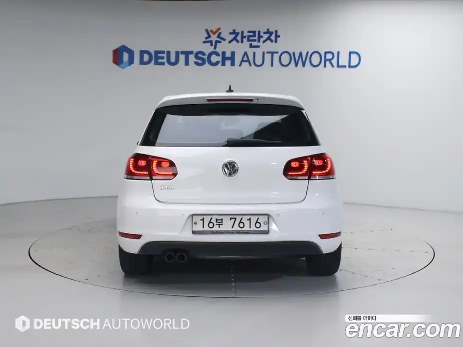 Volkswagen Golf 2011 2.0 автомат (гидро), фото 4