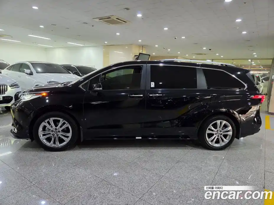 Toyota Sienna 2022 2.5 гидро, фото 3