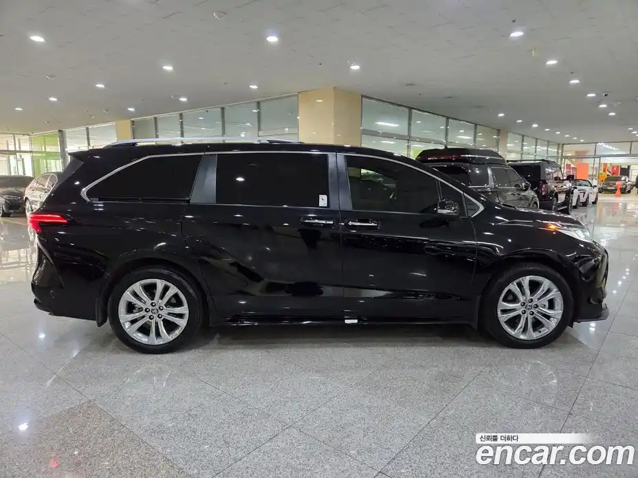 Toyota Sienna 2022 2.5 гидро, фото 5