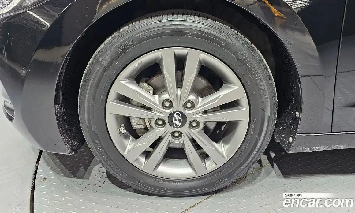 Hyundai Avante 2015 1.6 автомат (гидро), фото 5