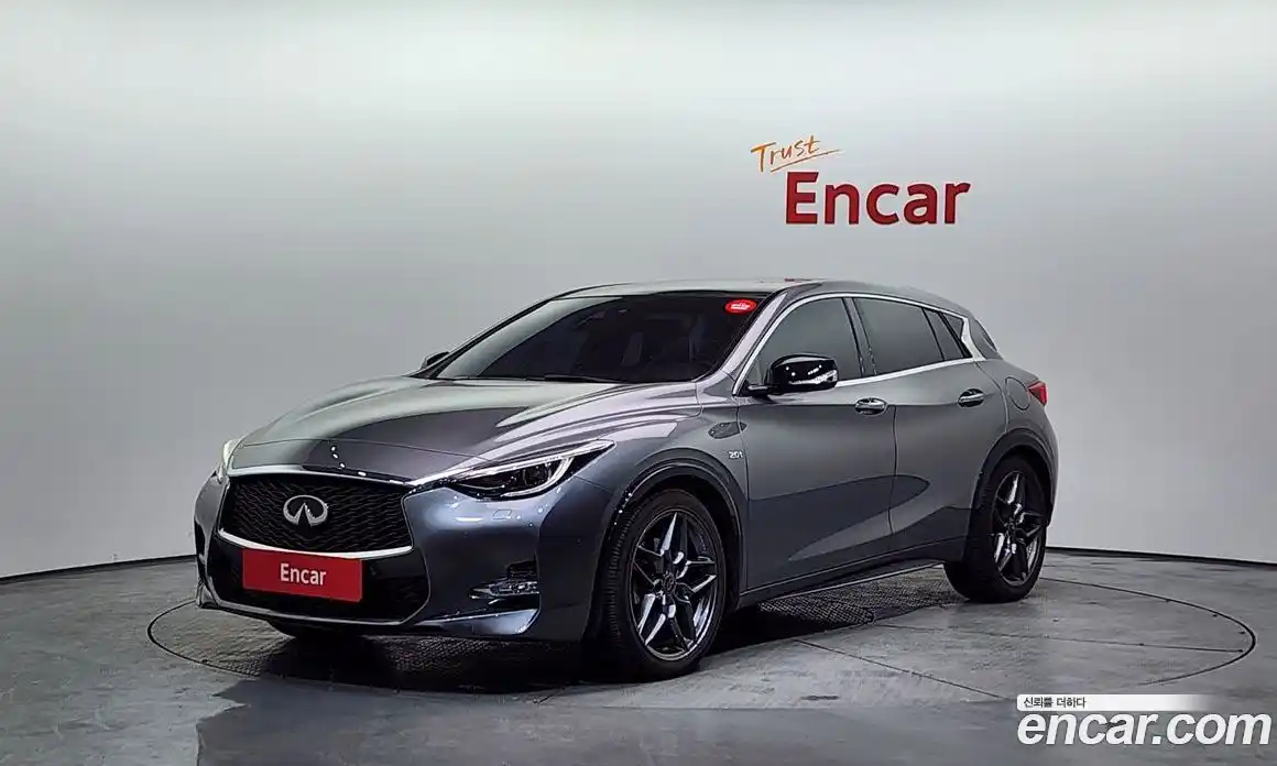 Infiniti Q30 2017 2.0 гидро, фото 1