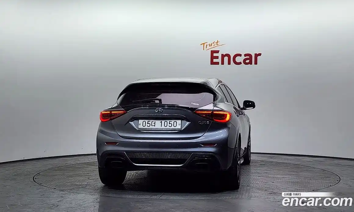 Infiniti Q30 2017 2.0 гидро, фото 4