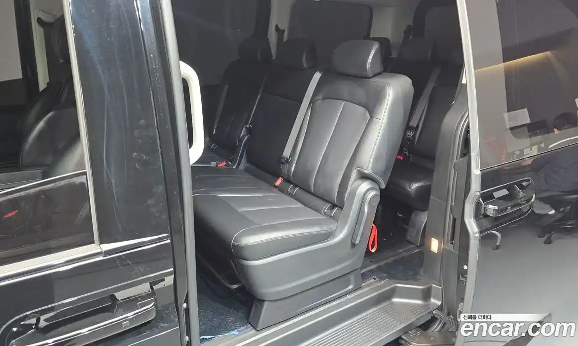 Hyundai Staria 2022 2.2 автомат (гидро), фото 11