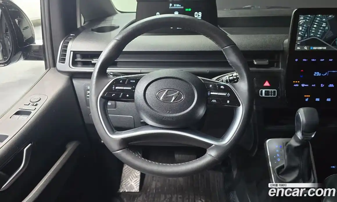 Hyundai Staria 2022 2.2 автомат (гидро), фото 13