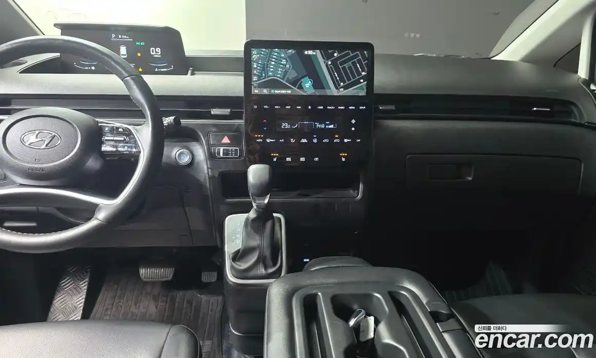 Hyundai Staria 2022 2.2 автомат (гидро), фото 20