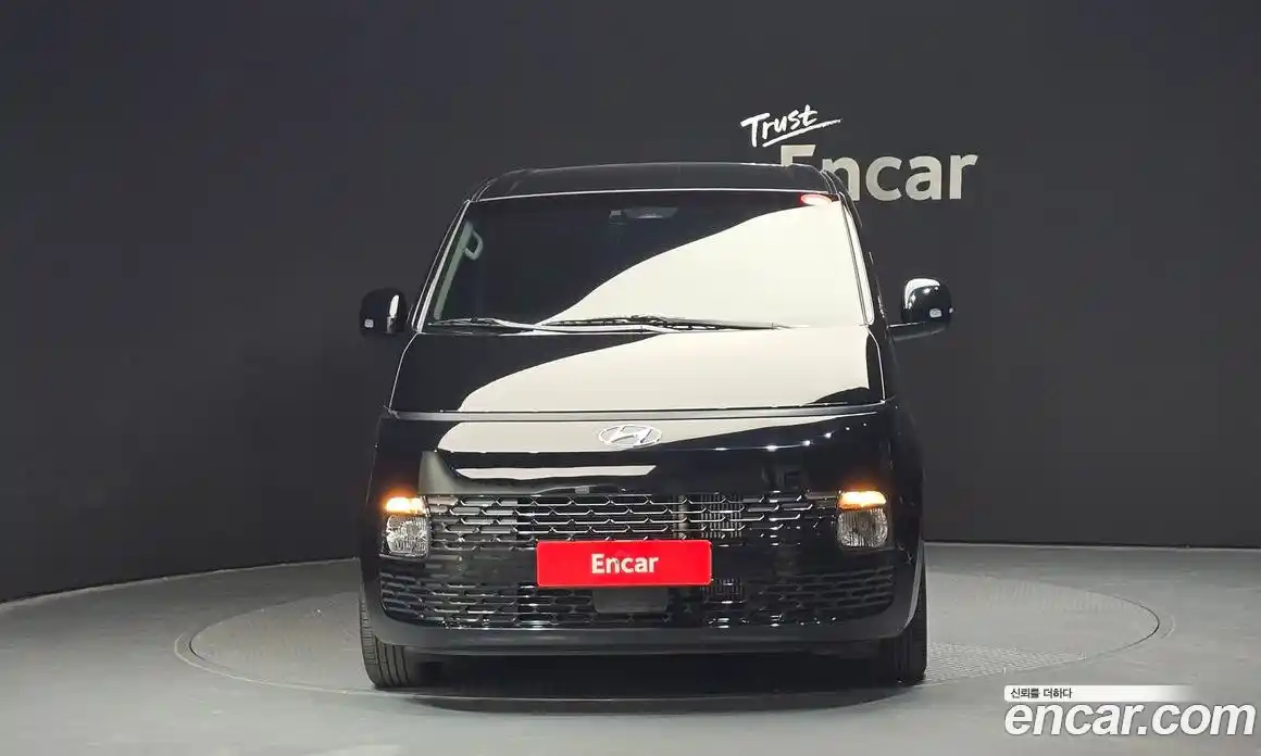 Hyundai Staria 2022 2.2 автомат (гидро), фото 3