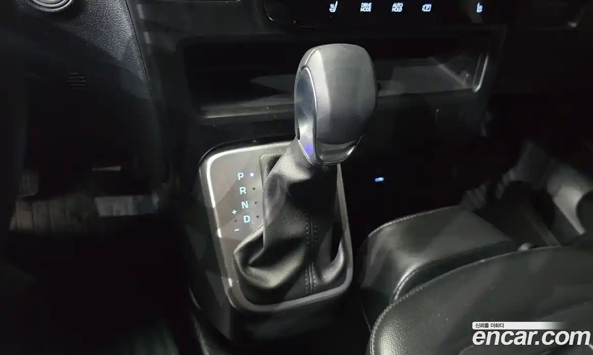 Hyundai Staria 2022 2.2 автомат (гидро), фото 9