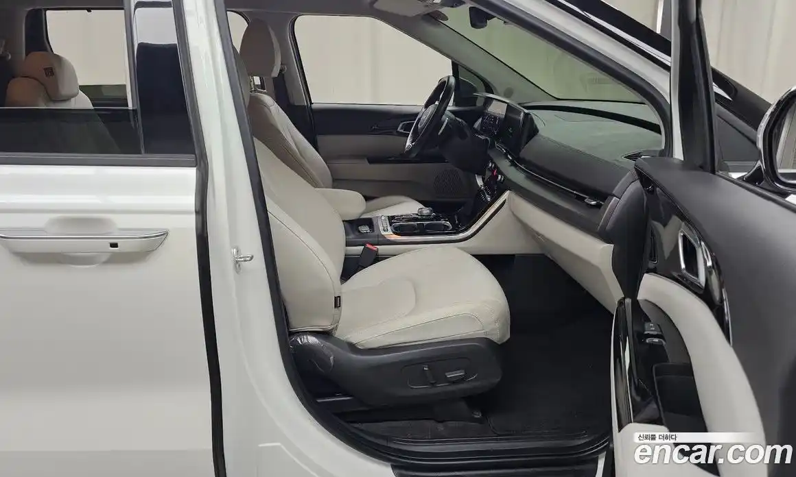 Kia Carnival 2022 2.2 автомат (гидро), фото 11