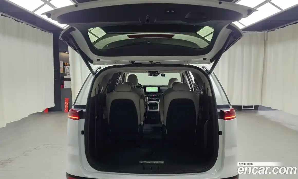 Kia Carnival 2022 2.2 автомат (гидро), фото 20