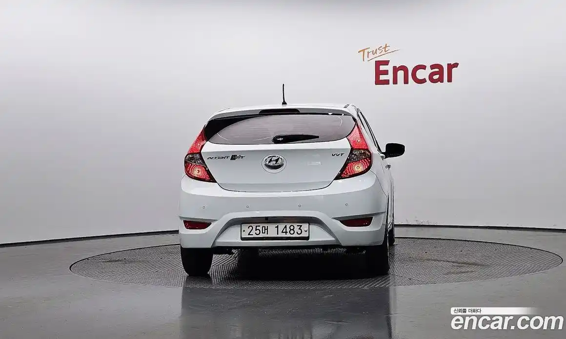 Hyundai Accent 2014 1.4 автомат (гидро), фото 4
