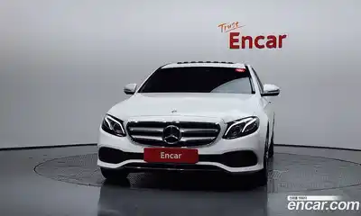 Mercedes-Benz E-Class 2018 2.0 автомат (гидро), миниатюра 3