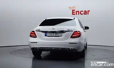 Mercedes-Benz E-Class 2018 2.0 автомат (гидро), миниатюра 4