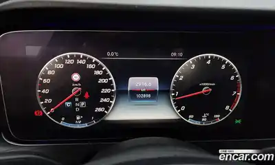 Mercedes-Benz E-Class 2018 2.0 автомат (гидро), миниатюра 8