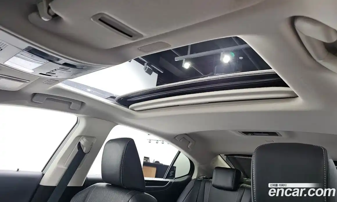 Lexus ES 2023 2.5 гидро, фото 18