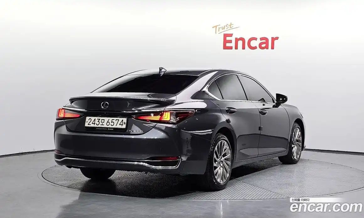 Lexus ES 2023 2.5 гидро, фото 2