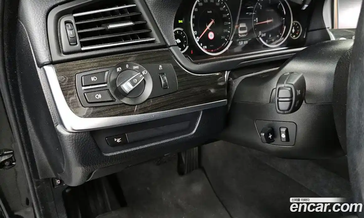 BMW 5 серия 2015 2.0 автомат (гидро), фото 16