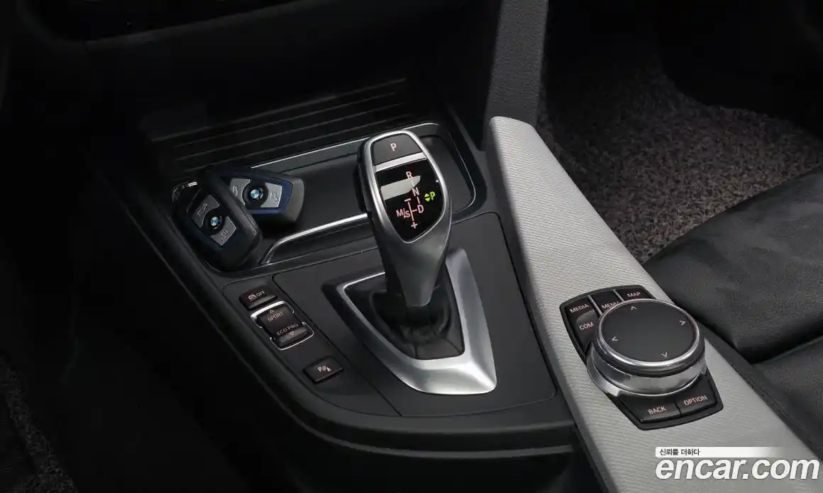 BMW 3 серия 2017 2.0 автомат (гидро), фото 9