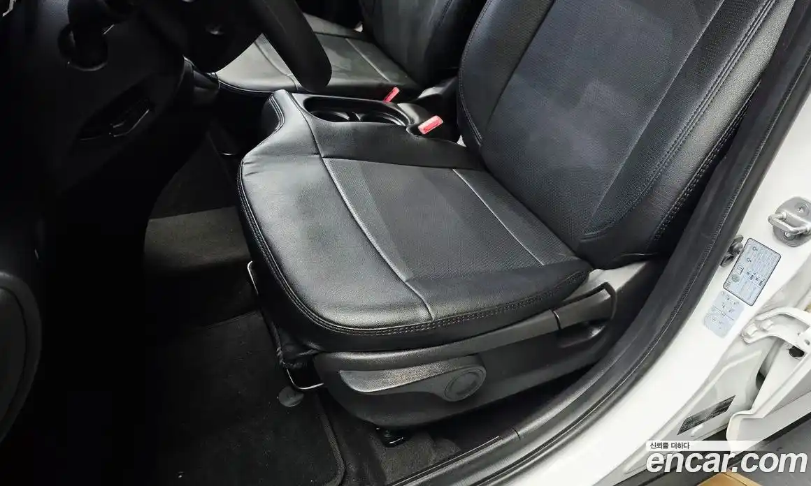 Hyundai Casper 2023 1.0 автомат (гидро), фото 27