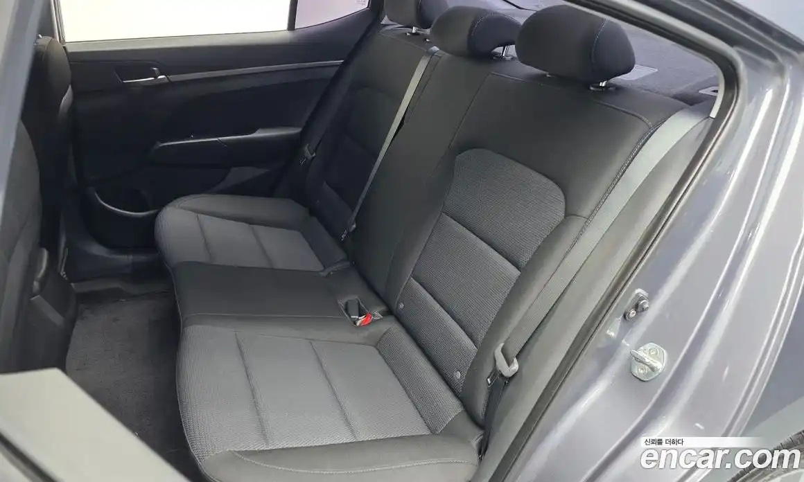 Hyundai Avante 2016 1.6 автомат (гидро), фото 16