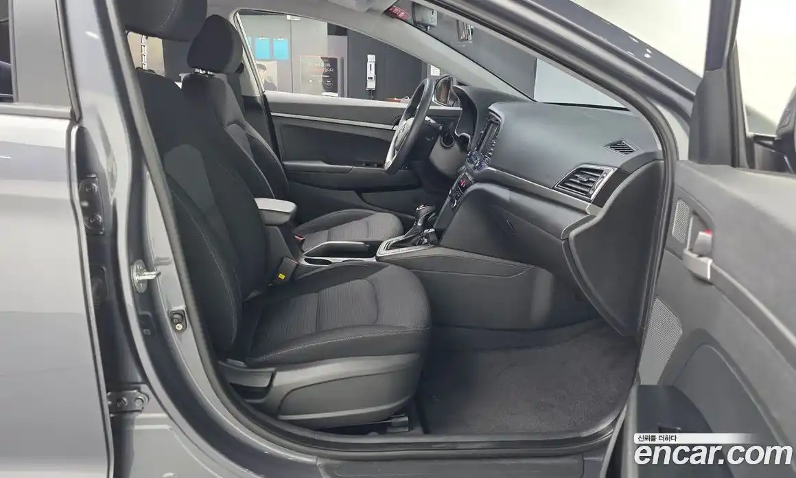 Hyundai Avante 2016 1.6 автомат (гидро), фото 17