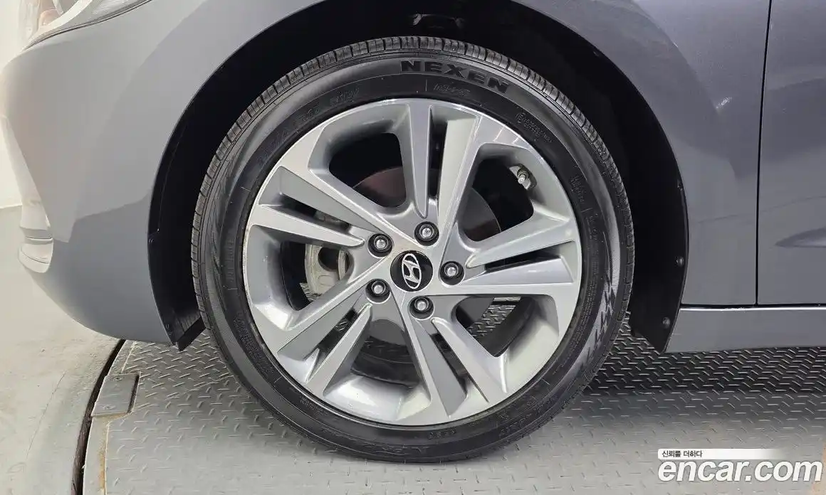Hyundai Avante 2016 1.6 автомат (гидро), фото 5