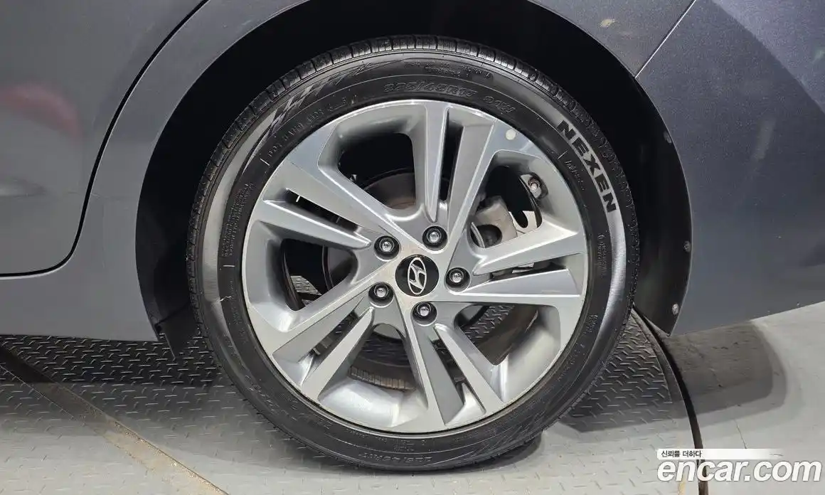 Hyundai Avante 2016 1.6 автомат (гидро), фото 7