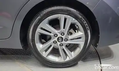 Hyundai Avante 2016 1.6 автомат (гидро), миниатюра 7