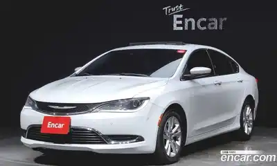 Chrysler 200