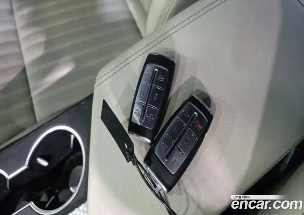 Genesis G70 2023 2.0 автомат (гидро), фото 12