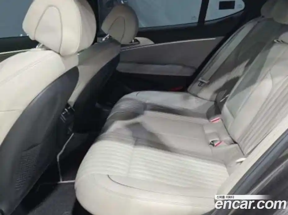 Genesis G70 2023 2.0 автомат (гидро), фото 10