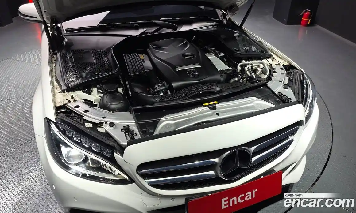 Mercedes-Benz C-Class 2016 2.0 автомат (гидро), фото 6