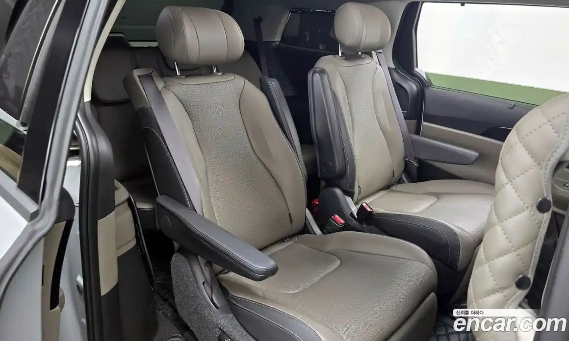 Kia Carnival 2024 2.2 автомат (гидро), фото 18