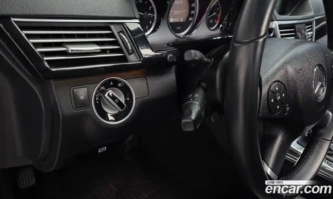 Mercedes-Benz E-Class 2011 1.8 автомат (гидро), фото 14