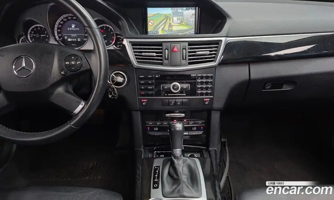 Mercedes-Benz E-Class 2011 1.8 автомат (гидро), фото 15
